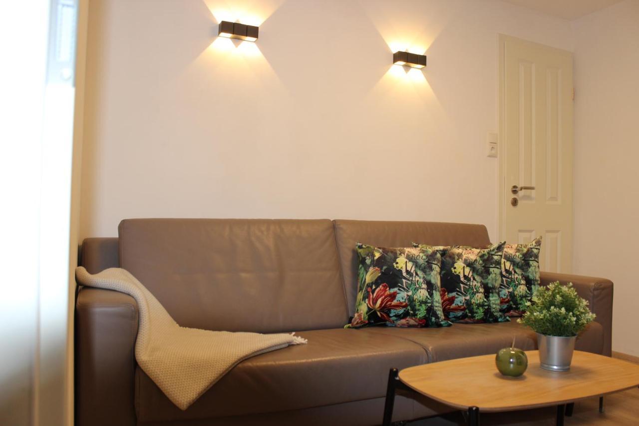 Kleine Souterrain Wohnung Naehe Hamburg ノイ・ヴルムシュトルフ エクステリア 写真