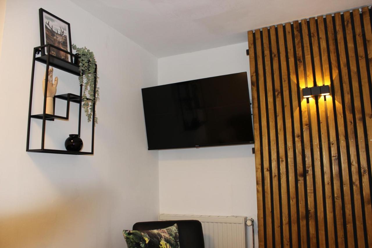Kleine Souterrain Wohnung Naehe Hamburg ノイ・ヴルムシュトルフ エクステリア 写真