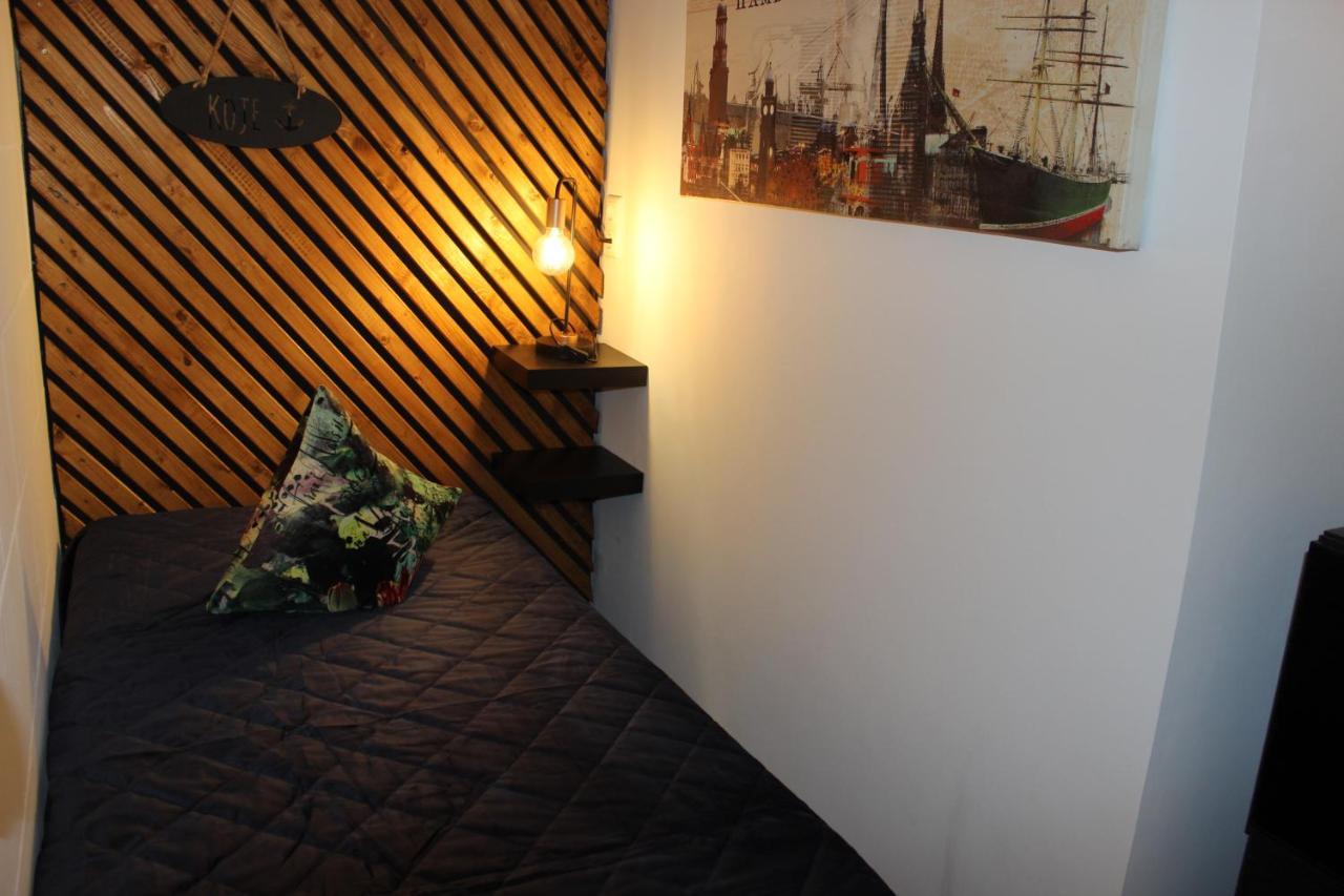 Kleine Souterrain Wohnung Naehe Hamburg ノイ・ヴルムシュトルフ エクステリア 写真